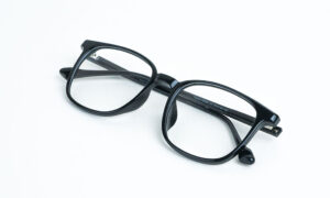 Square Shining Black Eyeglass