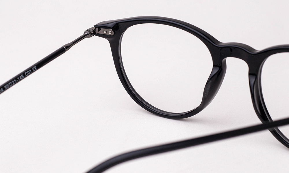 Premium Shining Black Round Eyeglass - Image 3