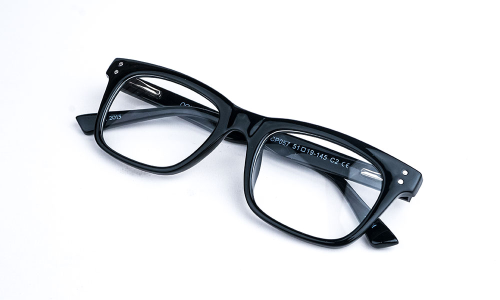 Square Shiny Black Eyeglass - Image 2