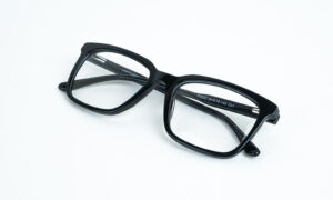 Square Shiny Black Eyeglass