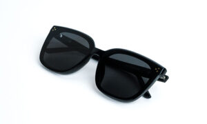 Shiny Black Square Sunglass