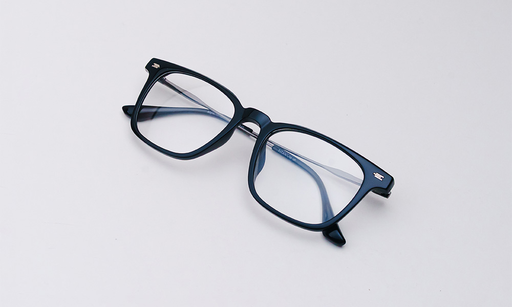 Limitless Raven Eyeglass