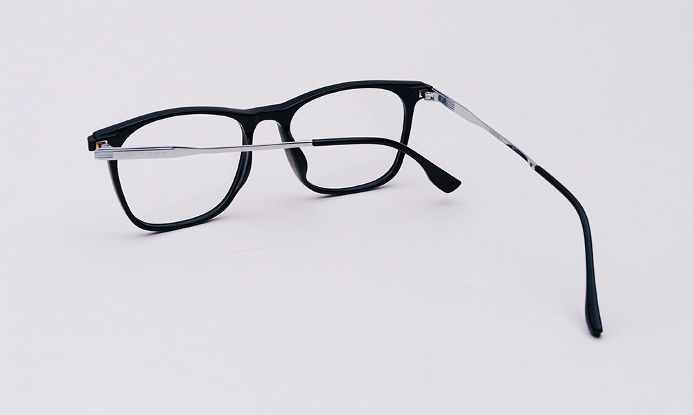 Limitless Titanium Square Eyeglass